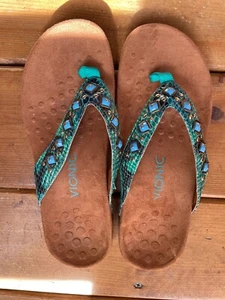 🔥Vionic Floriana Turquoise Aqua Snake Flip Flops Thongs Sandals Women’s 7 M - Picture 1 of 9