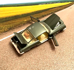 1963 CORGI Mettoy Gran Bretaña Chrysler Ghia L.6.4 Coupé #241 oliva metálico - Imagen 1 de 10