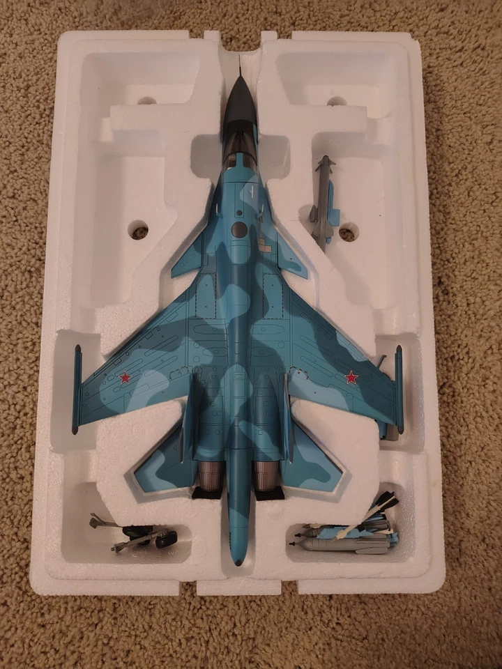 Hobby Master 1:72 Air Power Series HA6301 Sukhoi Su-34 Fullback Red 03 - Image 1 of 3