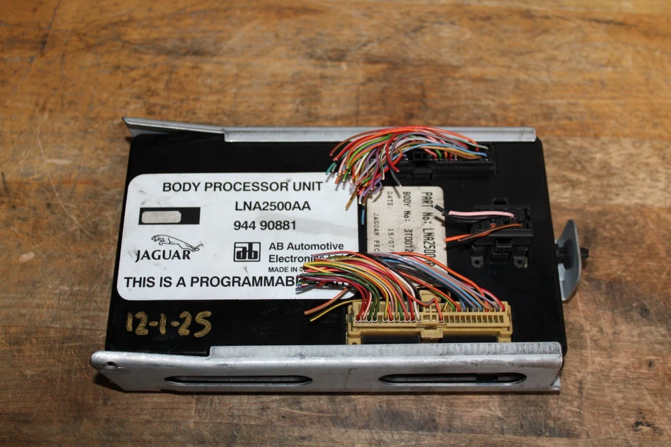 OEM 1994-97 Jaguar Body Processor Module Computer ECU XJR  XJ6 VDP XJ LNA2500AA — 第 1/4 张图片