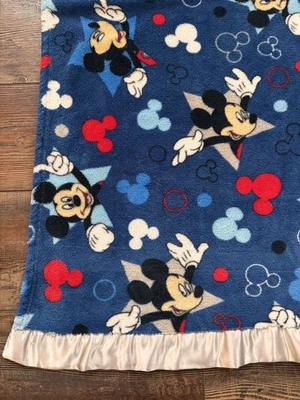 Manta Mickey and The Roadster Racers gris satinado 40"x50" azul Foto 1 de 4