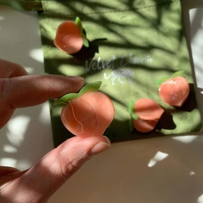 Juego de 4 garras de terciopelo 🍑🍑🍑🍑 Mini pinzas para el cabello de melocotón | Pinzas para garras en terciopelo Trav Foto 1 de 4