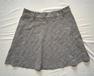 LOFT Outlet Women’s Grey Tweed Plaid Mini Skirt with Belt Loops Size 10 Lined - Picture 1 of 6