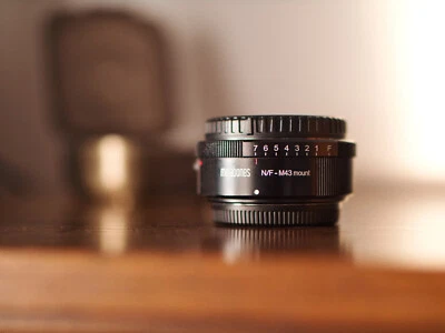 Adaptador de montaje de lente Metabones Nikon G a lente micro cuatro tercios (negro mate) Foto 1 de 4