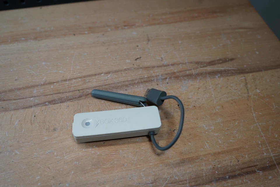 (H) Xbox 360 Wifi Networking Adapter Microsoft Broken Adjustabe Antenna Internet - Image 1 of 3