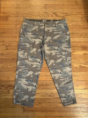 Calça cargo camuflada ruiva masculina 48” X 38” nova sem etiquetas - Imagem 1 de 4