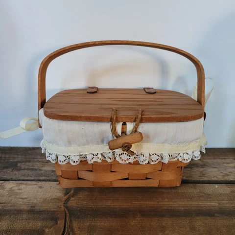 Longaberger Basket with Handle lid and liner toggle closure 1990 recipes trinket Cover