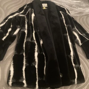 Monterey Fashion Vintage Black And White Faux Fur Coat Large Ships Same Day - Picture 1 of 3
