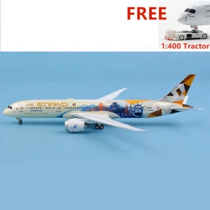 ZU VERKAUFEN) 1:400 JC Wings XX4250A Etihad Airways B787-9 A6-BLC ""USA"" FD + Traktor - Bild 1 von 8