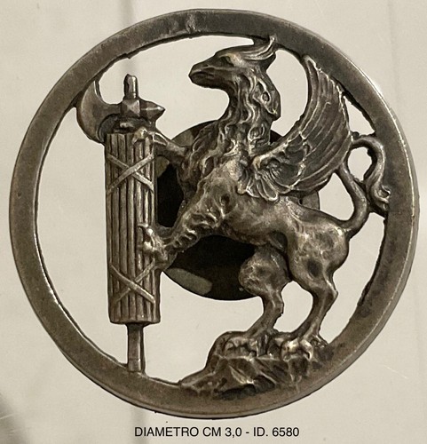 Foto 1 di 3