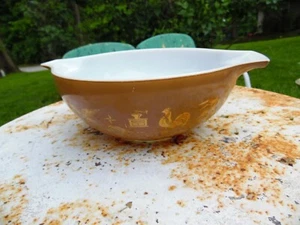 VINTAGE PYREX EARLY AMERICAN CINDERELLA BROWN GOLD LARGE MIXING BOWL  13" D - Picture 1 of 12