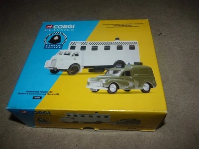 Corgi Classics 08004 Hampshire Police Set, Bedford S Control Unit + Morris 1000 - Image 1 of 4