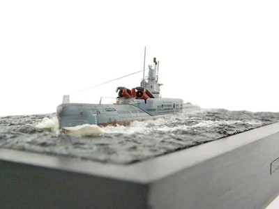 Chinese PLA Navy Type 033G WUHAN Class 1/350 Ocean diorama Built and paintig - Bild 1 von 4
