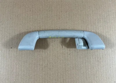 Manija de agarre de techo lateral derecho trasero Toyota Sienna 2011-2014 74610-0T030-B0 OEM Foto 1 de 4