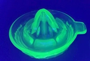 Vintage Vaseline Urainium Glass Juicer Reamer Discounted Slight Damage See Pics - Picture 1 of 12