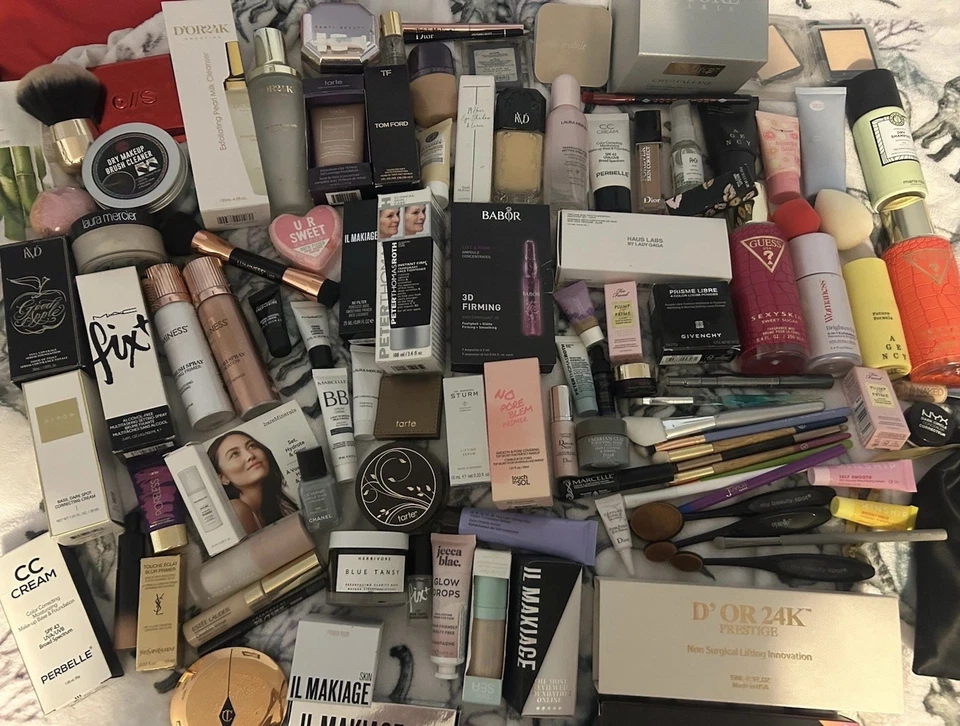 Cajas misteriosas de maquillaje de gama alta gran venta 5-7 artículos más regalos gratis   Foto 1 de 4