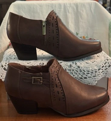 NIB Women’s Wide 9W Cloudwalkers Sassy Brown Ankle Zip Booties NEW In Box - Image 1 of 4
