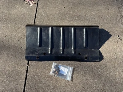 Placa de deslizamiento protector contra salpicaduras del motor delantero Chevy GMC 88-98 15538409 OEM Foto 1 de 4