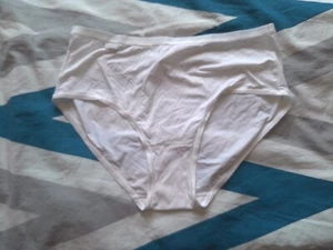 UK 10 - Sloggi 'Feel Pure Midi' Ladies Brief White UK Size 10 (USA S / EU 38) - Picture 1 of 1