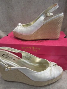 Scarpe a zeppa bianche Candie's Coasst taglia 7,5 a pois bianche - Foto 1 di 9
