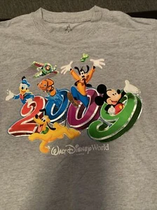 Camiseta De Colección {Walt Disney World} Dinsey Adulto Pequeña "2009", ¡RARA! Más tallas - Imagen 1 de 7