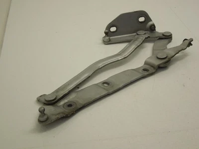 Audi A8 D3 NS Left Boot Hinge Silver 4E0827299H - Image 1 of 4