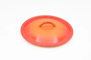 De colección Descoware Hierro Fundido Esmaltado 6.5"- 7.5" Tapa FE 18 Rojo Llama Bélgica - Imagen 1 de 6