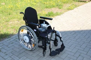 Alber E-Fix E35 Elektroantrieb mit Rollstuhl SB:42cm - Bild 1 von 12