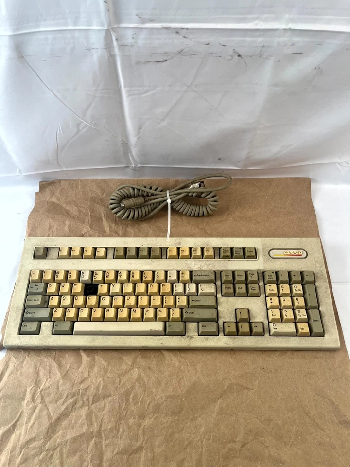 Vintage Compaq Enhanced II Keyboard Gray Wired PS/2 QWERTY (Standard) - UNTESTED - Image 1 of 4