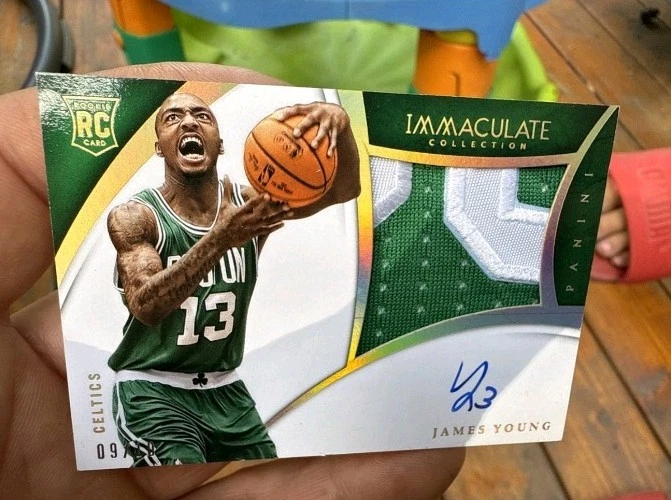 Parche de novato Panini Immaculate James Young 2014-15 automático RPA RC Celtics Foto 1 de 1