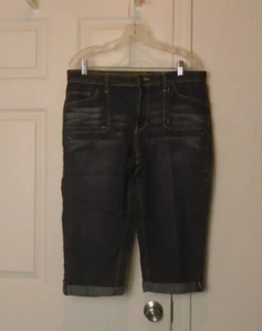 Cato Woman Capri Cuffed Jeans Size 14 Mid Rise Denim - Picture 1 of 2