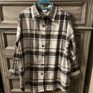 Lularoe Abigail Flannel Shacket Retail $50 (pockets) - Picture 1 of 7