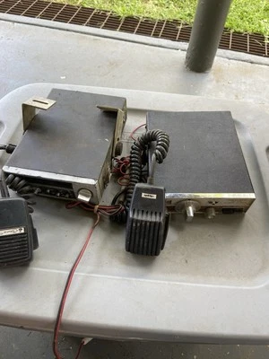 Realistic TRC-24C + TRC 414 CB Radios With Mic, Untested, Sold For Parts. See - Image 1 of 4