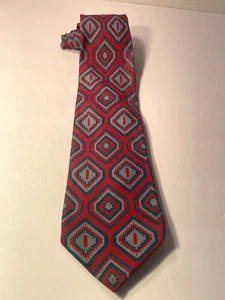 Corbata vintage Hermes triángulo rojo estampado geométrico 100 % seda Lord & Taylor - Imagen 1 de 5