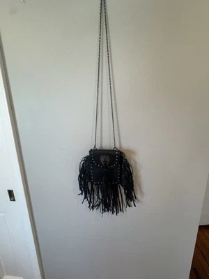 Cartera bandolera de cuero negra boho con flecos grunge para mujer Foto 1 de 4