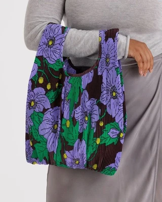 Bolso de Mano Baggu Plisado, Amapola Granate, + Bolso Pequeño Plisado con Cordón, Foto 1 de 3
