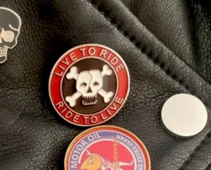 Insignia de pin de solapa Ace Café, 59 Club, motociclista, BSA Norton Triumph pistón roto tono - Imagen 1 de 15