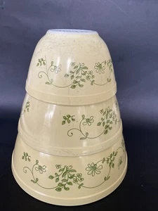 Vintage PYREX Set 3 Mixing Bowls Shenandoah Yellow Green Floral 401 402 403 JD - Picture 1 of 2
