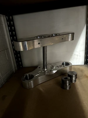 Harley Davidson Softail Breakout Raked Triple Tree Kit 6 grados 26 FXBRS FXBR Foto 1 de 4