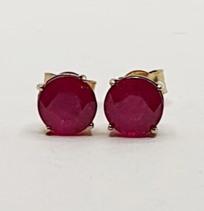 9ct Stud Round Ruby 2.10ct Claws Set Earrings 9ct Yellow Gold - Picture 1 of 18