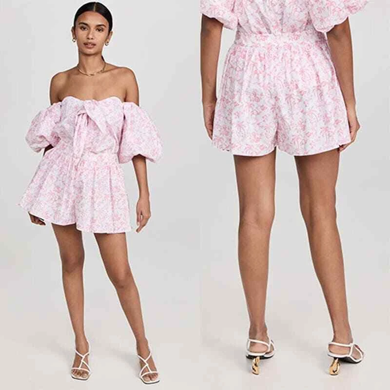 Caroline Constas Teagan Casual Shorts White Pink Camel Toile Size: Medium NWT - Image 1 of 4