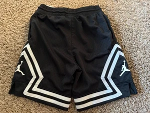 Jordan Shorts Big Kids Size M - Picture 1 of 1