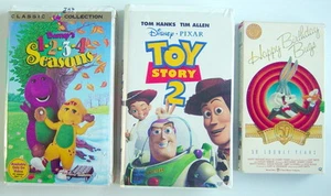 LOT OF 3 VHS VIDEOTAPES, HAPPY BIRTHDAY BUGS, TOY STORY 2, BARNEY'S 1-2-3-4 SEAS - Imagen 1 de 7