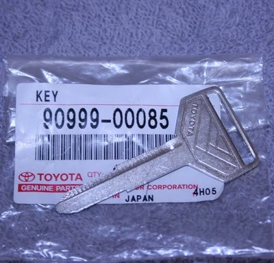 90999-00085 Uncut Key Blank - FJ60 FJ62 MR2 - Genuine Toyota - Image 1 of 3
