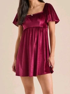 NUOVO Altar'd State Medium Julia manica a sbuffo rosso velluto bambola vestito civetta - Foto 1 di 9