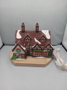 Dept 56 “Ashbury Inn” Heritage Village Collection Retired 1991 w/Light, Box Good - Picture 1 of 19