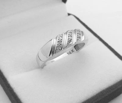 Natural Diamonds Wedding Band Ring in Solid 14k White Gold, 3.9 gr size 10.25 - Image 1 of 4