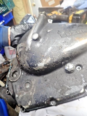 Capa de embreagem lateral do motor Suzuki DR 370 1978 - Imagem 1 de 4