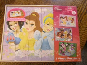 Cardinal Disney 3~Confezione Puzzle Legno 24 Pezzi con Scatola Portaoggetti~PRINCIPESSA~FATA~MINNIE - Foto 1 di 3