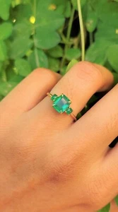 18K SOLID GOLD ENGAGEMENT DESIGNER RING WITH UNIQUE SUGARLOAF SHAPE EMERALD - Picture 1 of 7